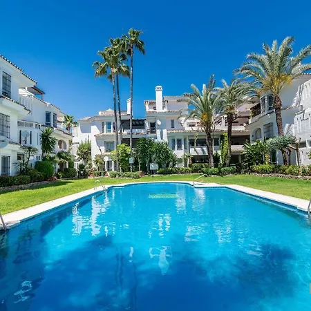 Modern 2 Bedroom Penthouse W/ Terrace, Pool & Bbq Apartment Marbella