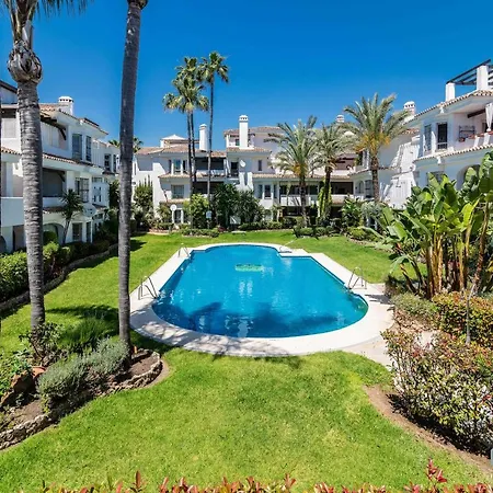 Apartment Modern 2 Bedroom Penthouse W/ Terrace, Pool & Bbq Marbella