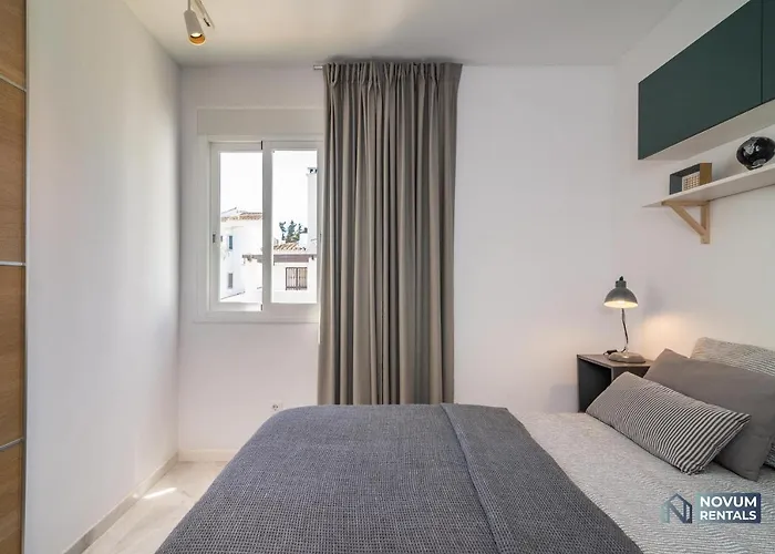 Apartment Modern 2 Bedroom Penthouse W/ Terrace, Pool & Bbq *