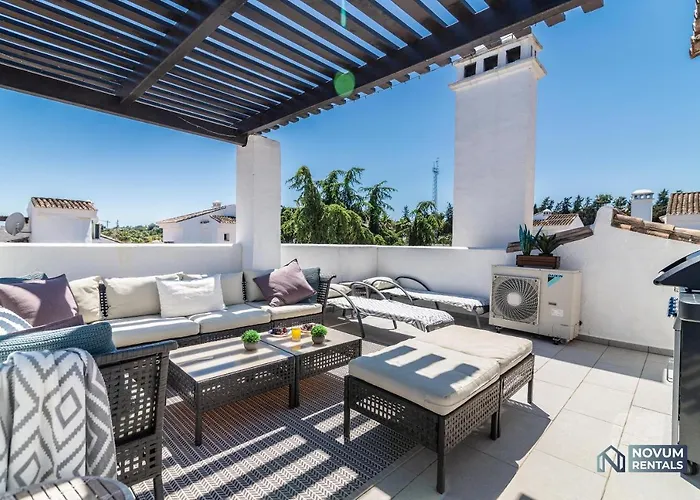 Modern 2 Bedroom Penthouse W/ Terrace, Pool & Bbq Apartment Marbella