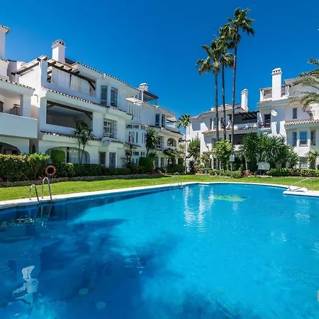 Modern 2 Bedroom Penthouse W/ Terrace, Pool & Bbq דירה *