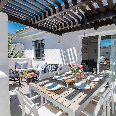 Modern 2 Bedroom Penthouse W/ Terrace, Pool & Bbq *