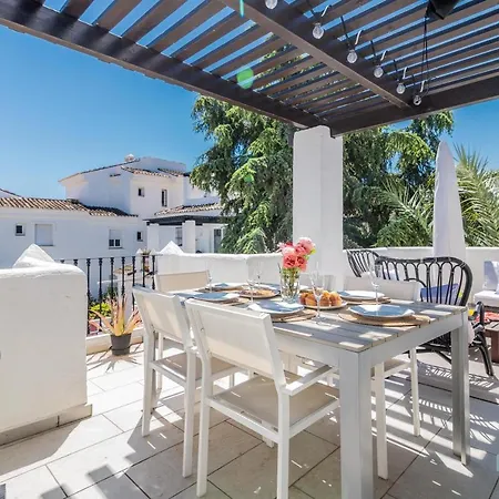 Modern 2 Bedroom Penthouse W/ Terrace, Pool & Bbq * Μαρμπέλλα