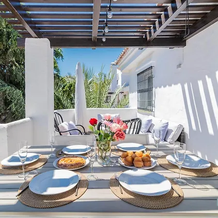 Modern 2 Bedroom Penthouse W/ Terrace, Pool & Bbq 公寓 *