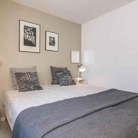 Modern 2 Bedroom Penthouse W/ Terrace, Pool & Bbq Appartement Marbellac