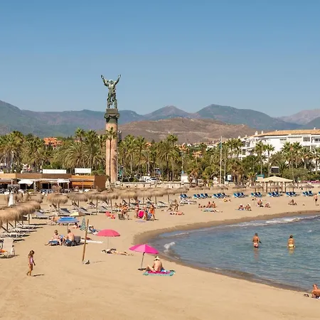 Modern 2 Bedroom Penthouse W/ Terrace, Pool & Bbq