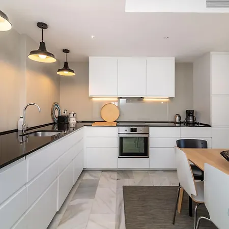 Modern 2 Bedroom Penthouse W/ Terrace, Pool & Bbq 公寓 马尔韦利亚