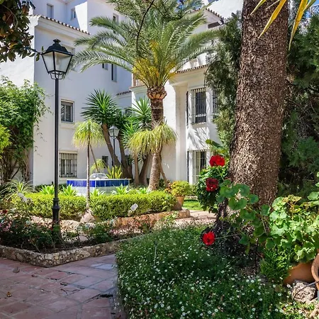 Modern 2 Bedroom Penthouse W/ Terrace, Pool & Bbq *