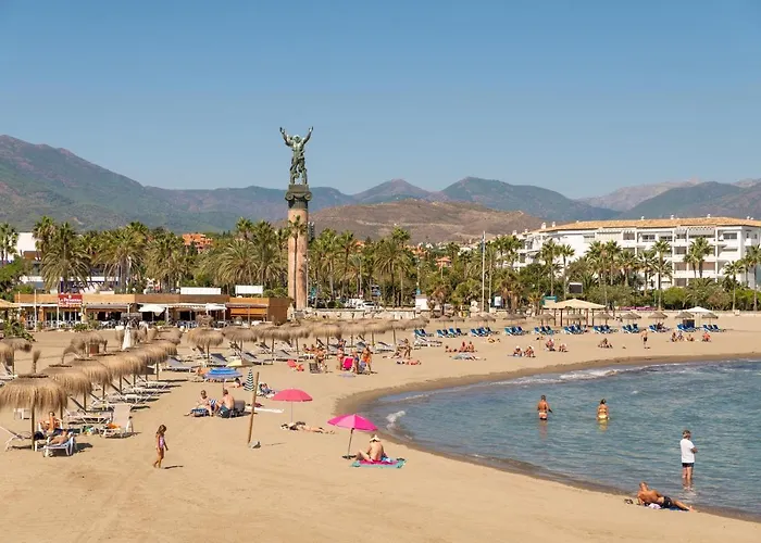 Modern 2 Bedroom Penthouse W/ Terrace, Pool & Bbq