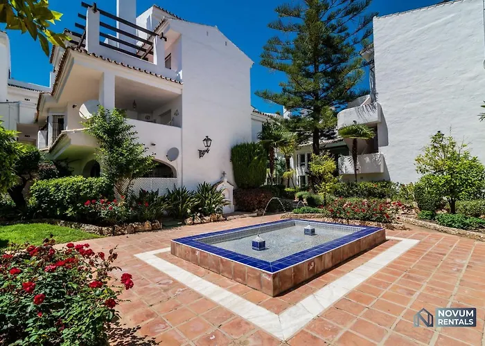 Appartement Modern 2 Bedroom Penthouse W/ Terrace, Pool & Bbq