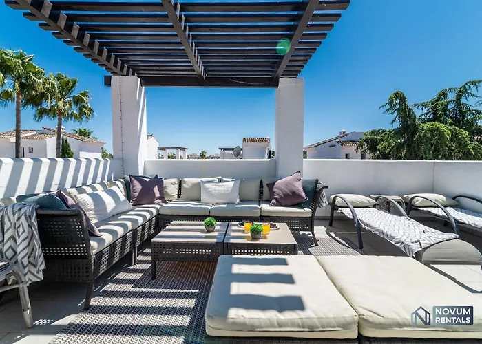 Modern 2 Bedroom Penthouse W/ Terrace, Pool & Bbq Appartement *