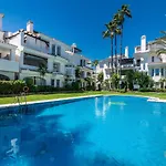 Modern 2 Bedroom Penthouse W/ Terrace, Pool & Bbq Appartement *