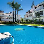 Modern 2 Bedroom Penthouse W/ Terrace, Pool & Bbq Appartement Marbella