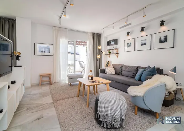 Apartman Modern 2 Bedroom Penthouse W/ Terrace, Pool & Bbq Marbella