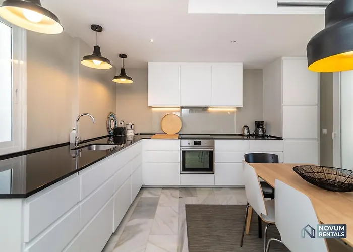 Modern 2 Bedroom Penthouse W/ Terrace, Pool & Bbq Apartman Marbella