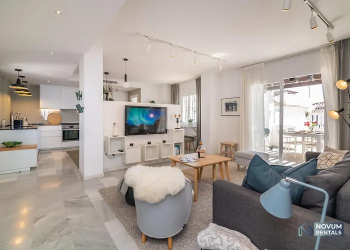 Modern 2 Bedroom Penthouse W/ Terrace, Pool & Bbq Apartman Marbella