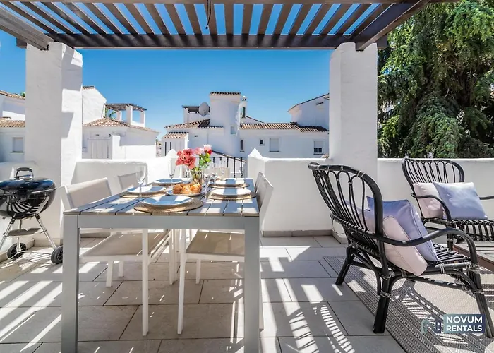 Modern 2 Bedroom Penthouse W/ Terrace, Pool & Bbq