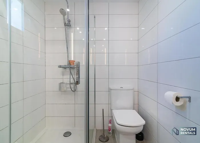 Modern 2 Bedroom Penthouse W/ Terrace, Pool & Bbq Apartman *