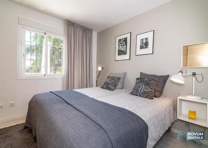 Modern 2 Bedroom Penthouse W/ Terrace, Pool & Bbq Apartman Marbella